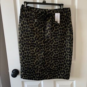 Banana Republic silk skirt (NWT)